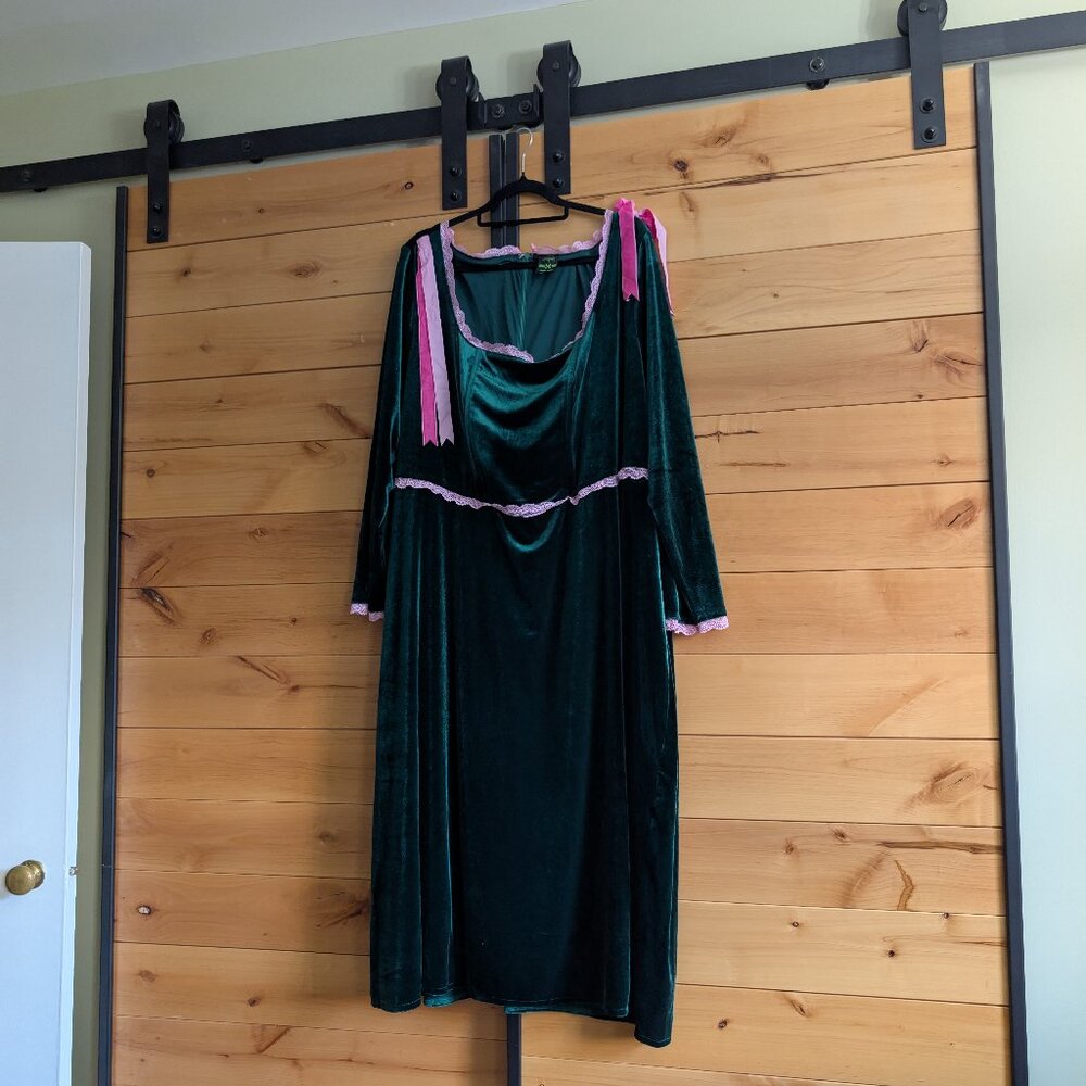 Tunnel Vision Green Velvet Dress 5X